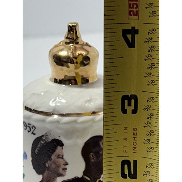1977 BELL Queen Elizabeth's Silver Jubilee Ceramic England Souvenir - Picture 8 of 11